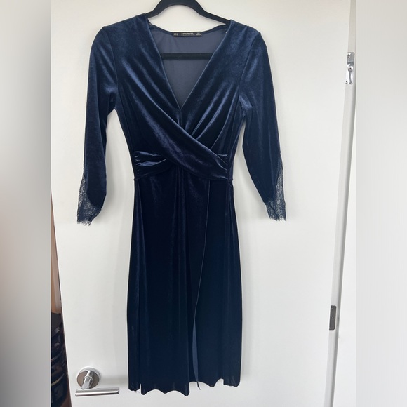 Zara velvet dress - Picture 6 of 6